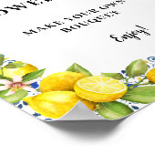 Personalisiertes Zitronen auf blauen Fliesen Blume Poster (Ecke)