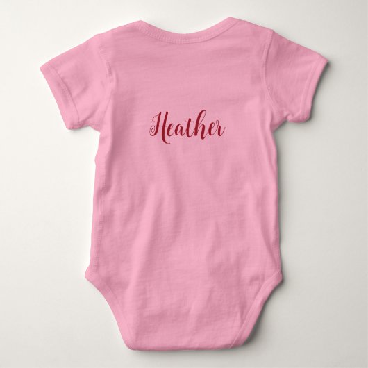 Personalize Baby Girl Decorative Script Letting Strampler (Rückseite)