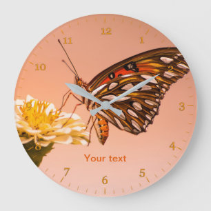Personalize Passion butterfly on zinnia flower  Große Wanduhr