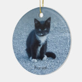 Personalize Tuxedo Schwarzweiß Kitten Keramik Ornament (Links)