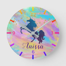 Personalize Your Own Colorful Unicorn Runde Wanduhr