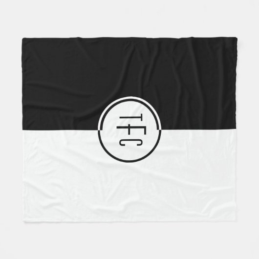 Personalized Black & White Geometric Design Fleece (Vorderseite (Horizontal))