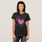 Personalized Black Women’s T-Shirt with Pink Heart (Vorne ganz)
