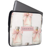 Personalized Blush Perfume Bottle Coquette Pattern Laptopschutzhülle (Vorne Rechts)