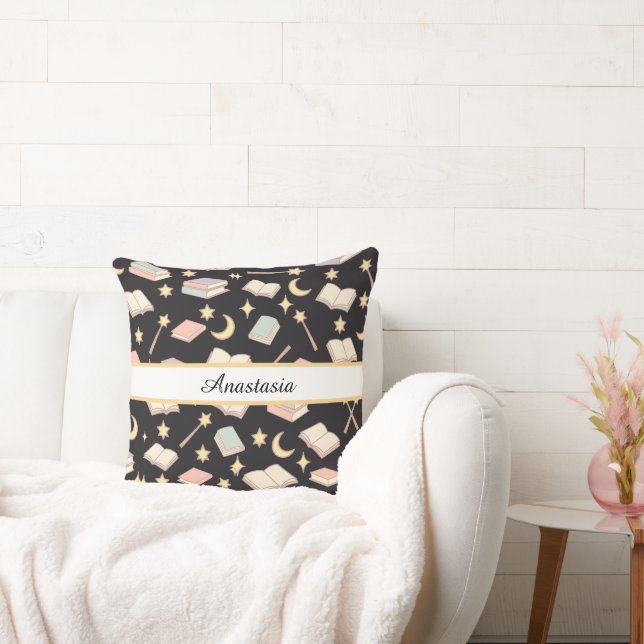 Personalized Bookish Girl Wizard Magic Name Dark Kissen (Liege)