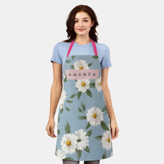 Personalized Charming White Daisies on Dusty Blue Schürze (Getragen)