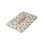 Personalized Chic Neutral Leopard Animal Print Badematte (Schrägansicht)