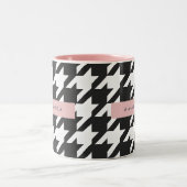 Personalized Classic Black and White Houndstooth Zweifarbige Tasse (Mittel)