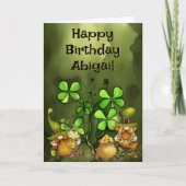 Personalized Clovers n Leprechaun Gnomes Birthday Karte (Vorderseite)