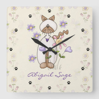 Personalized Cute Cat, Flowers and Paw Prints Quadratische Wanduhr