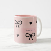 Personalized Cute Chic Pink Bow & Heart Pattern Zweifarbige Tasse (VorderseiteRechts)