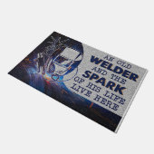 Personalized Doormat, An Old Welder And His Spark Fußmatte (Schrägansicht)