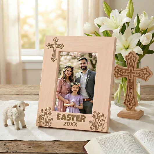Personalized Easter Cross with Daffodils Geätzte Rahmen