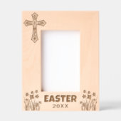 Personalized Easter Cross with Daffodils Geätzte Rahmen (Vorderseite)