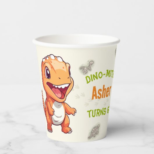 Personalized Eco Friendly Orange Dino Birthday Pappbecher (Vorderseite)