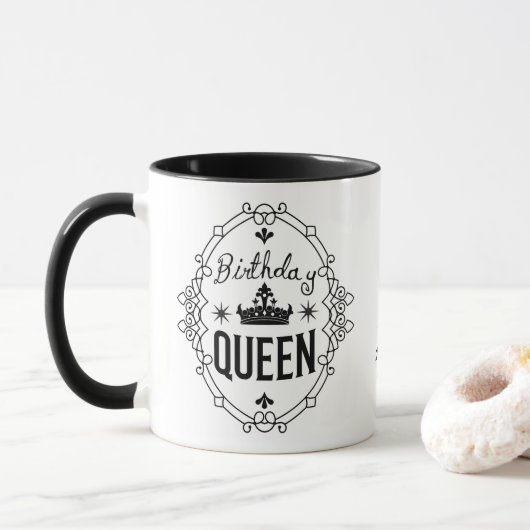 Personalized Elegant Birthday Queen Typography Tasse (Mit Donut)