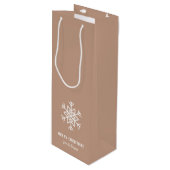 Personalized Family Name Merry Christmas Snowflake Geschenktüte Für Weinflaschen (Vorderseite Schrägansicht)