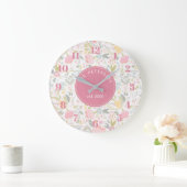 Personalized Family Name Pastel Colorful Floral Große Wanduhr (Zuhause)