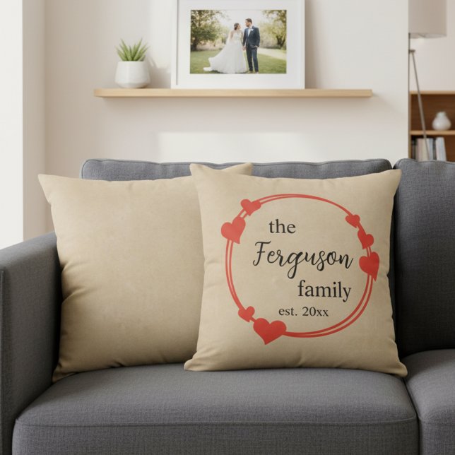 Personalized Family Name with Wedding Year Kissen (Romantic personalized wedding gift idea - romantic family name throw pillow.)