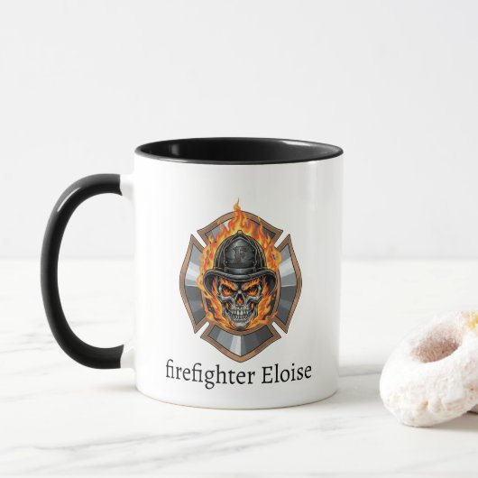 Personalized Firefighter Skull Fireman  Tasse (Mit Donut)