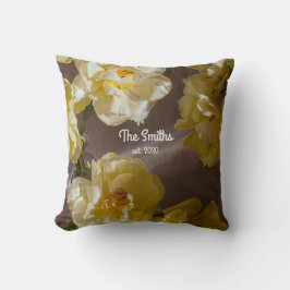 Personalized Floral Family Name with Yellow tulips Kissen