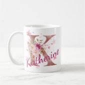 Personalized Floral Initial Mug – Letter K Kaffeetasse (Links)
