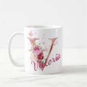 Personalized Floral Initial Mug – Letter V Kaffeetasse (Links)