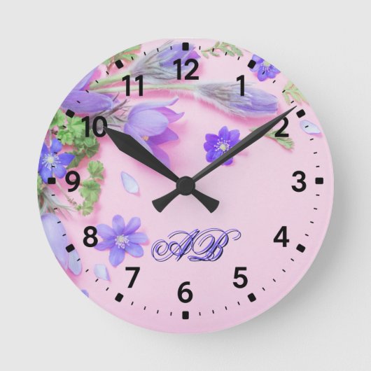 Personalized Floral Monogram Wall Clock – Custom  Runde Wanduhr (Vorderseite)