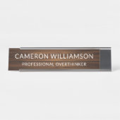 Personalized Funny Wood Paneling Overthinker Schreibtischnamensplakette (Vorderseite )