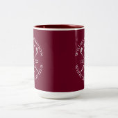 Personalized Golf Hole in One Burgundy Zweifarbige Tasse (Mittel)