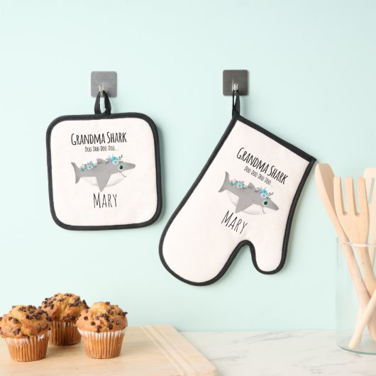 Personalized Grandma Shark Doo Doo Doo Ofenhandschuh & Topflappen-Set (Insitu (Hängend))