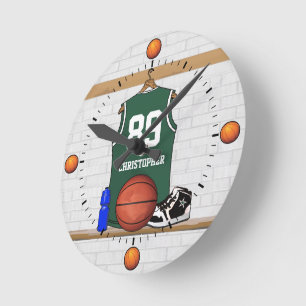 Personalized Green and White Basketball Jersey Runde Wanduhr