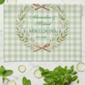 Personalized Green Gingham Newlywed Wedding Geschirrtuch (Gefaltet)