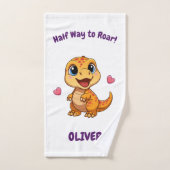 Personalized Halfway to One Dinosaur 6 Month Handtuch (Handtuch)