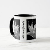 Personalized Hosta Flower in Black and White Tasse (Vorderseite Links)