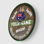 Personalized Irish Australian pub sign Große Wanduhr (Winkel)