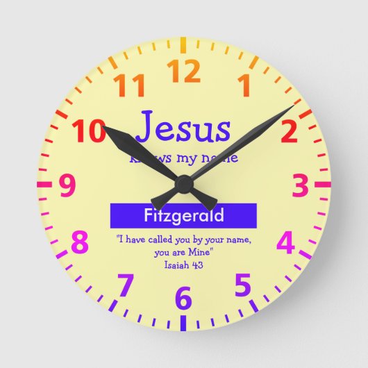 Personalized JESUS KNOWS MY NAME Cute Yellow Kids Runde Wanduhr (Vorderseite)