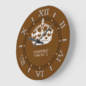 Personalized KEEP CALM Crown your text Brown Dial Große Wanduhr (Winkel)