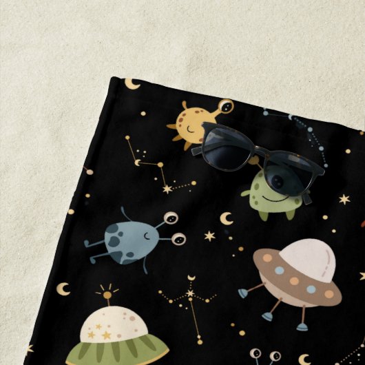 Personalized Kids' Alien & Spaceship Strandtuch (Beispiel)