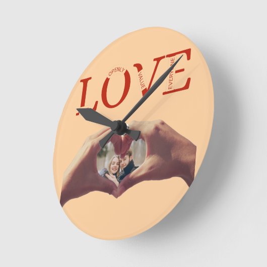 Personalized LOVE Acronym Photo Runde Wanduhr (Winkel)