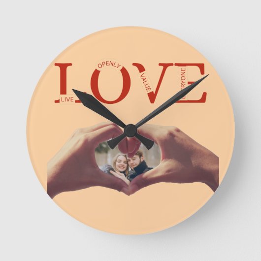 Personalized LOVE Acronym Photo Runde Wanduhr (Vorderseite)