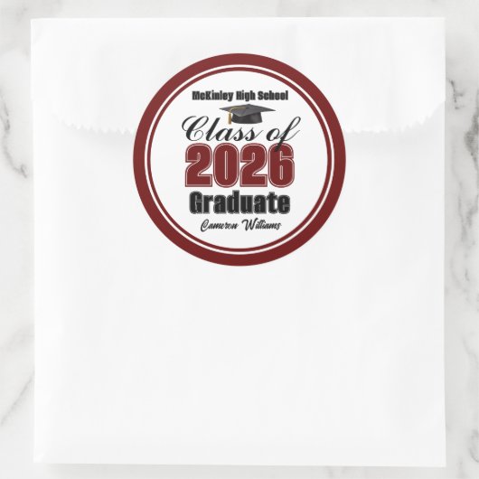 Personalized Maroon Class of 2026 Graduation Party Runder Aufkleber (Tasche)