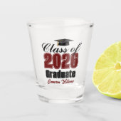 Personalized Maroon Class of 2026 Graduation Schnapsglas (Vorderseite)