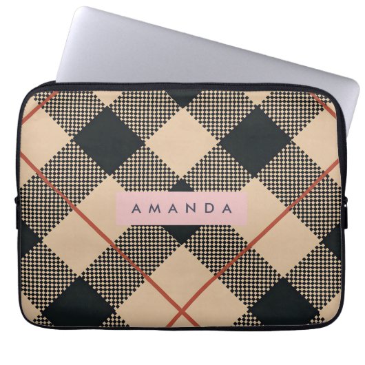 Personalized Modern Tan & Black Checkered Laptopschutzhülle (Vorderseite)