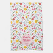 Personalized Mom’s Kitchen Floral Family Name Geschirrtuch (Vertikal)