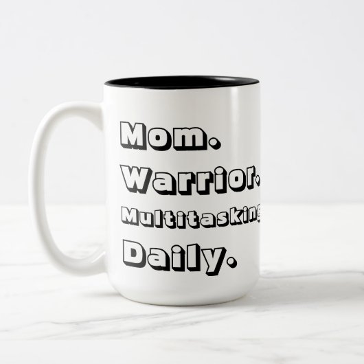 Personalized Mom Warrior Multitasking Daily Black  Zweifarbige Tasse (Links)