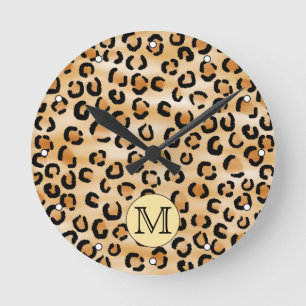 Personalized Monogram Leopard Print Pattern. Runde Wanduhr