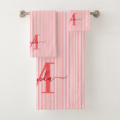Personalized Monogram Red & White Stripes Badhandtuch Set (Insitu)