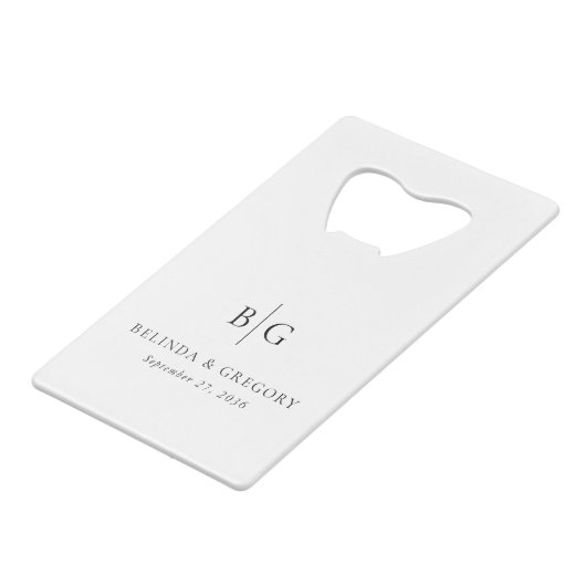 Personalized Monogrammed Initials Wedding Favors Geldbeutel Flaschenöffner (Rückseite Schrägansicht)