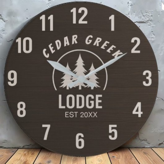 Personalized Mountain Retreat Rustic Wooden Forest Große Wanduhr